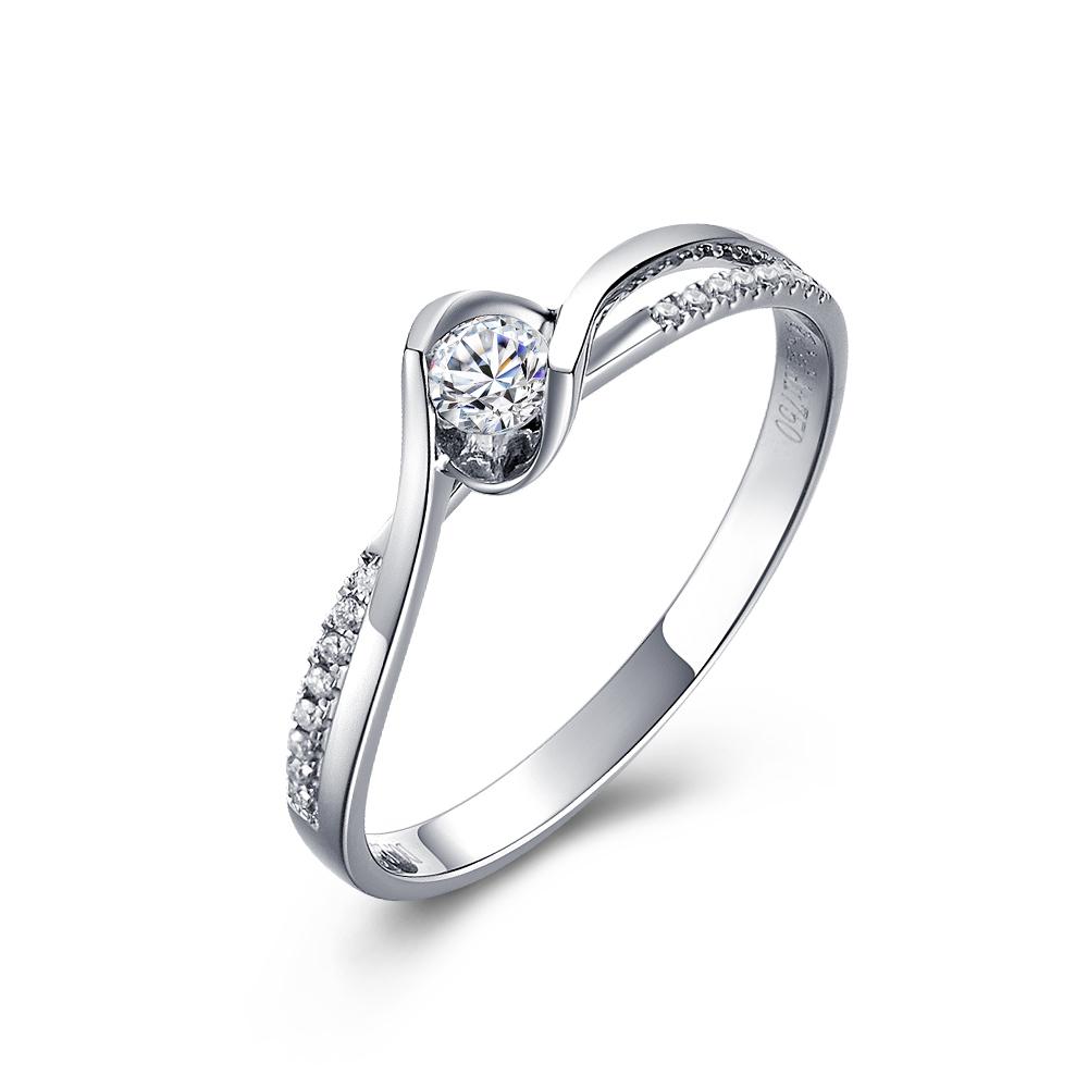 周大生18k钻石白金钻戒