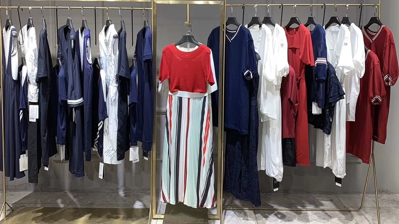 Quầy quần áo của phụ nữ thương hiệu giảm giá đặc biệt áo khoác ngắn áo khoác bị hỏng mã bình thường tất cả phù hợp xu hướng thời trang quần áo học sinh - Áo khoác ngắn