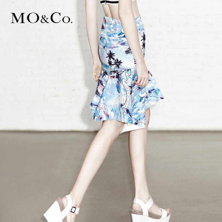 MO&Co.半身裙印花女不规则裙摆夏威夷蓝色半裙MA152SKT134moco