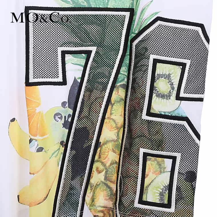 MO&Co.T恤数字网格刺绣水果印花图案纯棉宽松圆领MA152TST09 moco