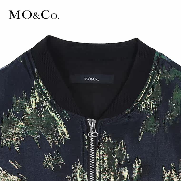 MO&Co.金属纹理短款外套女棒球服立领拉链MA153COT43 moco