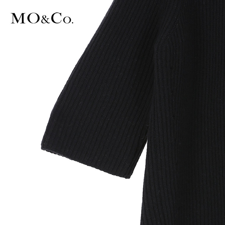 MO&Co.中长款套头毛衫中袖不规则开衩纯色MA153JEY43 moco