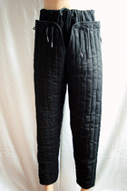 (Medieval cotton-wadded trousers)