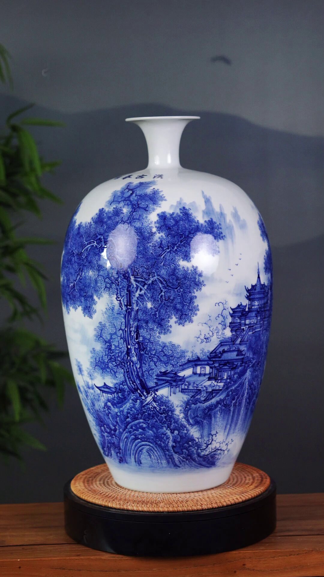 景德镇青花瓷花瓶美到窒息 汉宫春晓图太惊艳