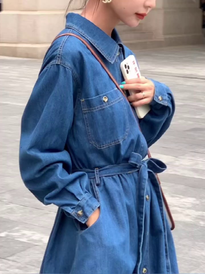 因为啥这个件长袖牛仔连衣裙穿出法式高级感。