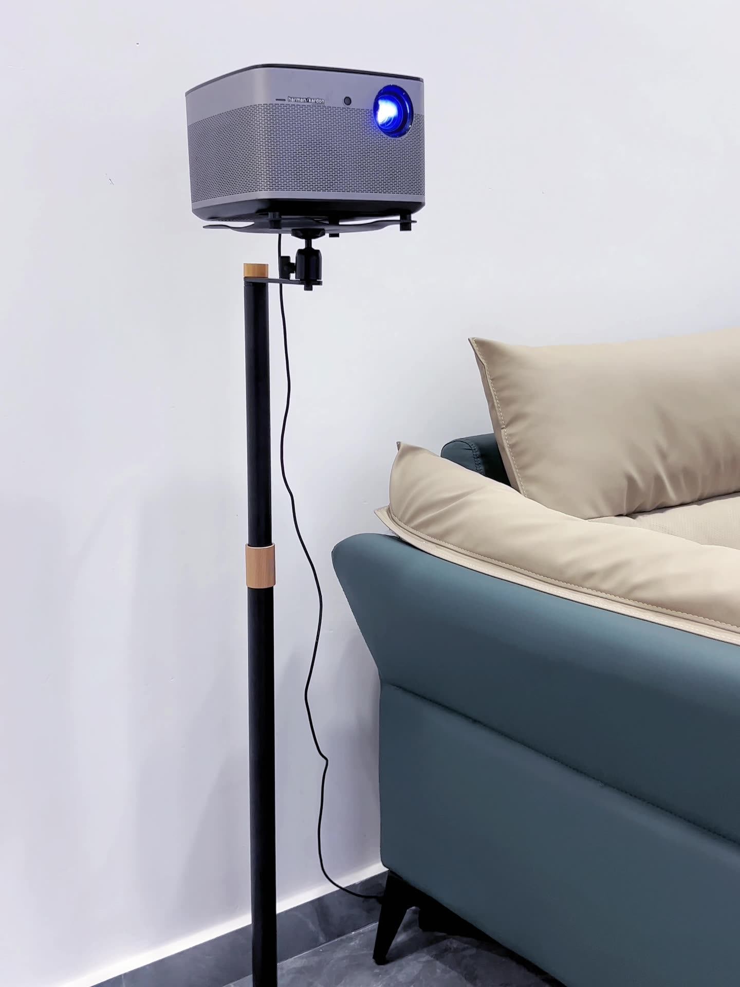 投影仪支架床头家用免打孔置物隐藏式靠墙沙发微型投影仪落地支架