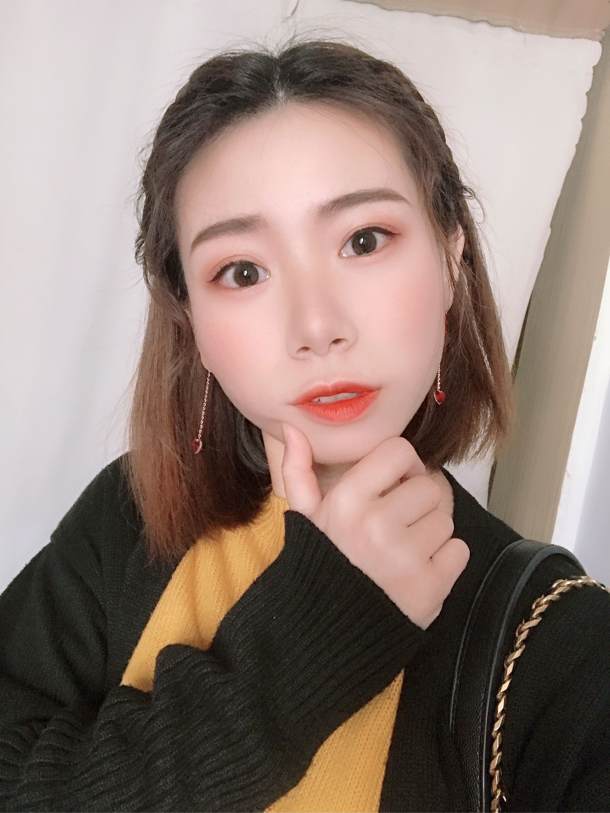 抖音网红同款15色眼影盘怎么样是什么级别的,轻奢级产品使用一个月感受,第6张 抖音网红同款15色眼影盘怎么样是什么级别的,轻奢级产品使用一个月感受,第6张