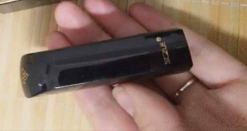 双色黑唇膏设计新颖 一支顶三支_in榜 双色黑唇膏设计新颖 一支顶三支