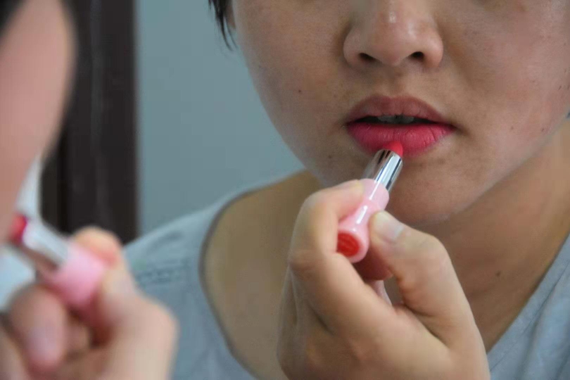 拉雅时代口红套装12种不同的色彩适合不同的场合_in榜 拉雅时代口红套装12种不同的色彩适合不同的场合