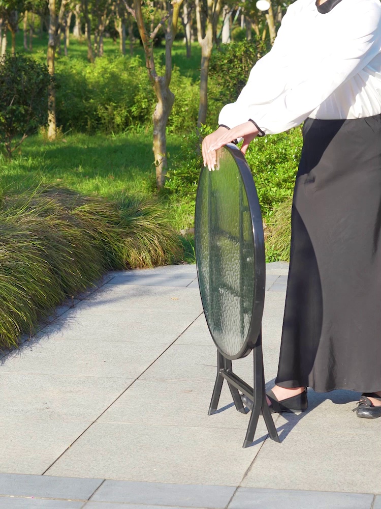 小户型用对折叠桌，空间立马多出3㎡