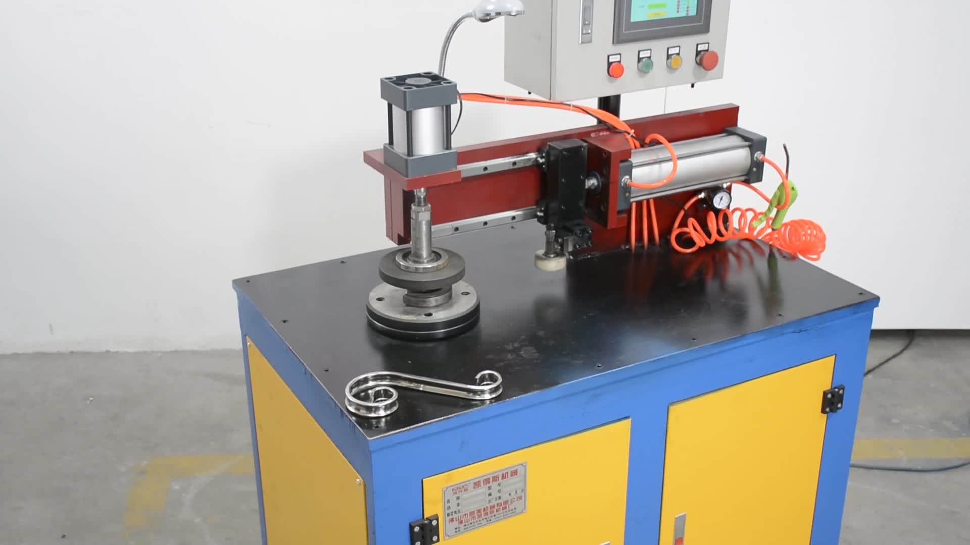 圆美机械热销不锈钢弯花机kf-20欧式门窗花机