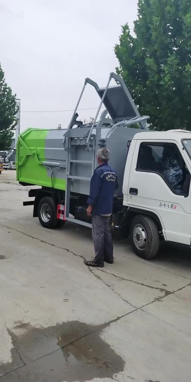 国六东风小多利卡 5方挂桶垃圾车 车厢可卸式 垃圾清运车