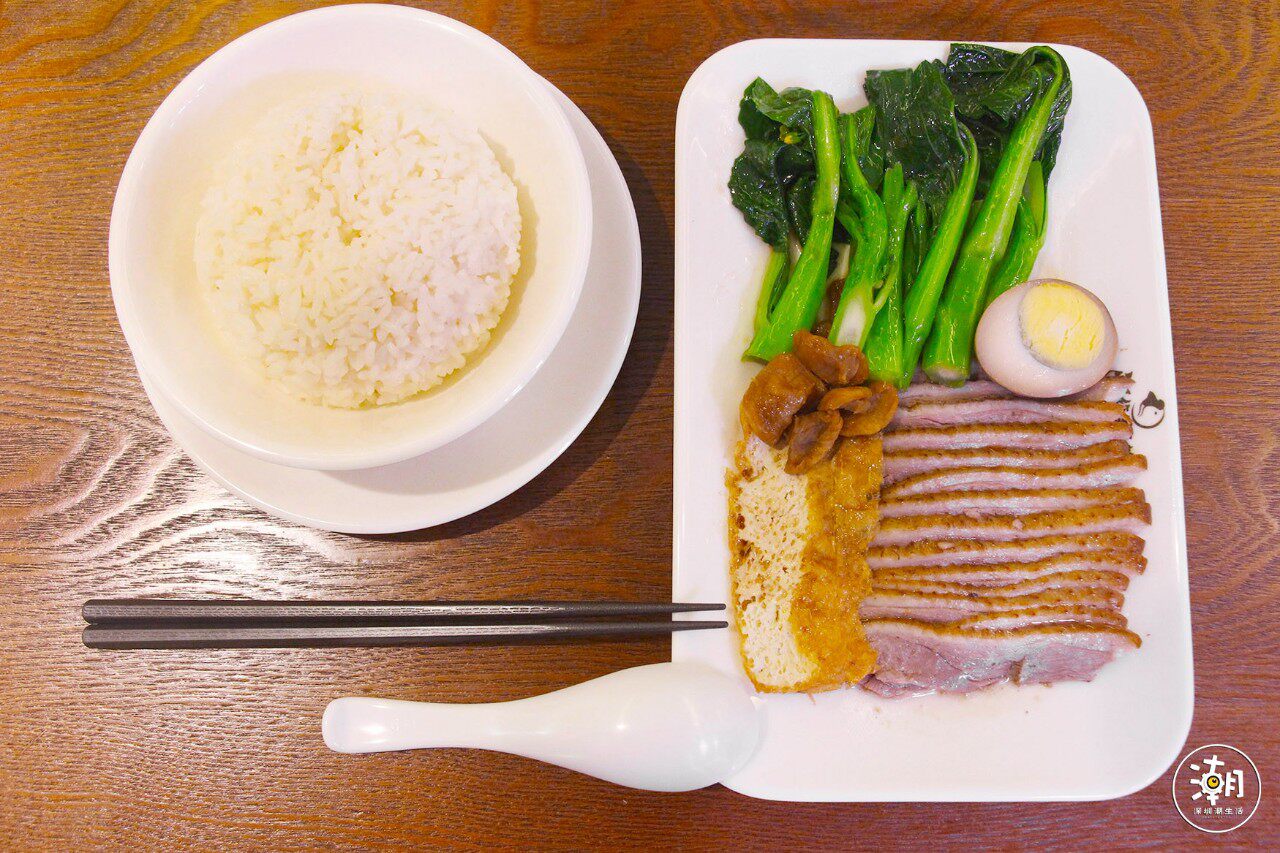 还有脆脆的鹅肠,鹅血,鹅脖,鹅翅,鹅肠, 每一样都会撩拨你的舌尖