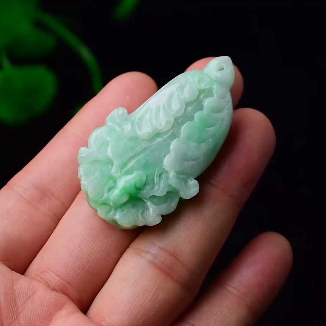 翡翠玉白菜吊坠居然这么灵?百财招好运的秘密藏不住了