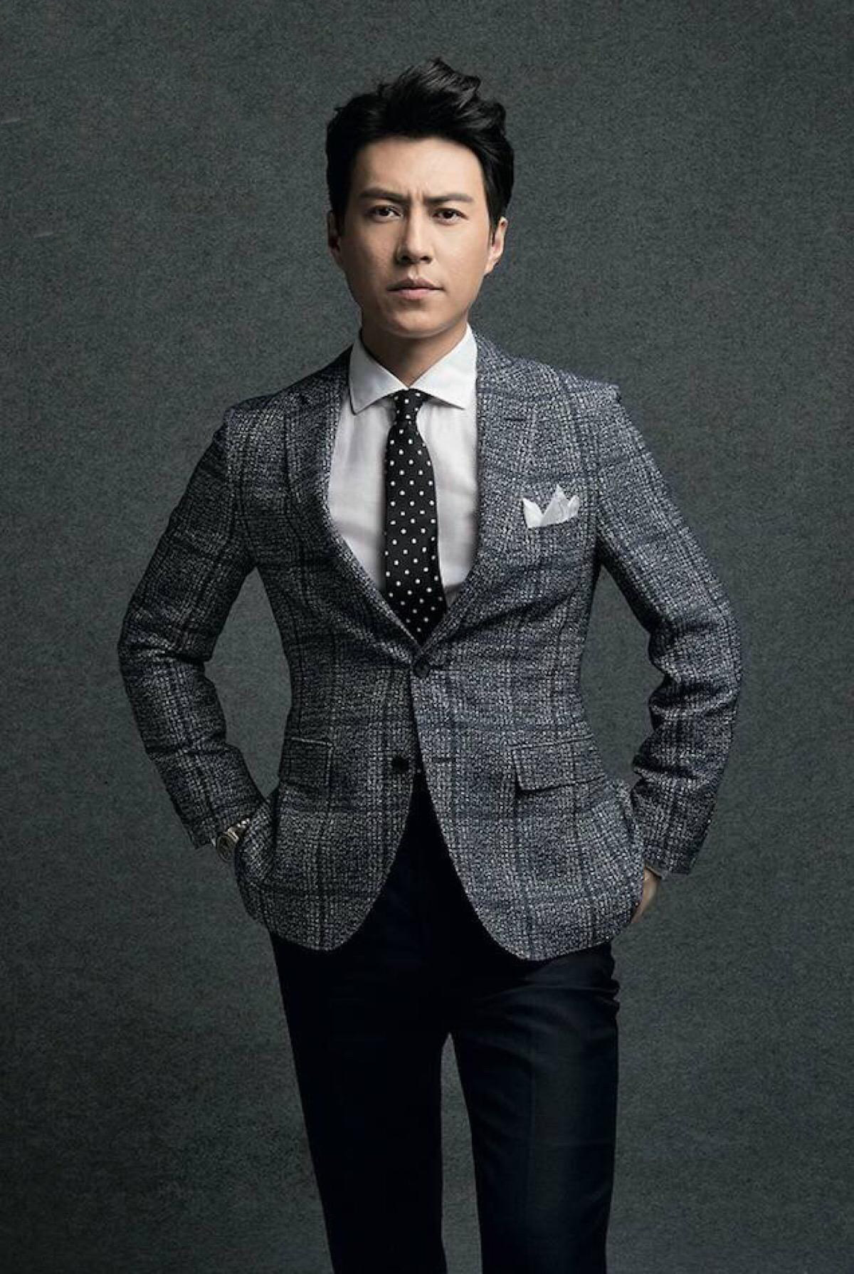 跟"靳东"学「不同场合」下的"西装搭配