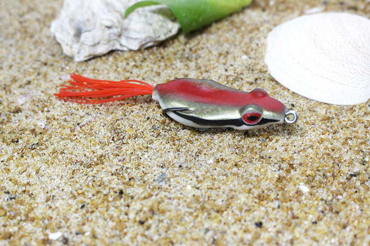 日本雷蛙黑鱼必杀5.5cm10g双钩路亚饵027