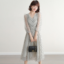 FENPERATE French style design Sensation Small Crowdsummer V Collar Temperament Fashion Minus Age Wave Dot Mesh Yarn Snowspun Dress