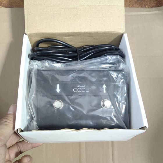 Marshall electric guitar speaker head Code100H original original pedal Vietnam imported
Marshall electric guitar speaker head Code100H original original pedal Vietnam imported