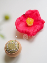 (Small Island Handmade) (Suzuki) Mina Perhonen Mengmeng the yellow solid wood needle insert