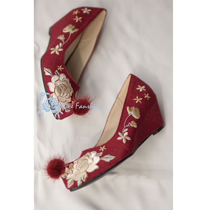 繁韶坡跟弓鞋此心寄褒姒国色衍生尖头绣花高跟婚鞋