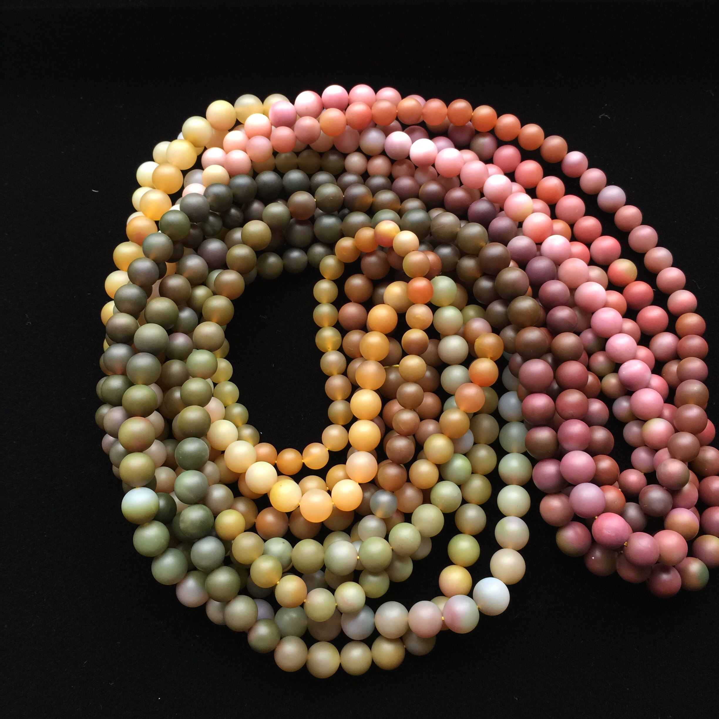 盐源玛瑙手串哑光盐源玛瑙渐变色手串 天然七彩盐源108颗手串手链