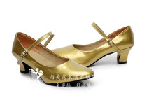 (Beijing rental) dance shoes Latin dance shoes Low heel gold dance shoes (price 50 per pair)