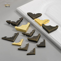 Bat horns antique corners Four Corners iron skin horns bronze horns flowers and birds wooden boxes decorative horns