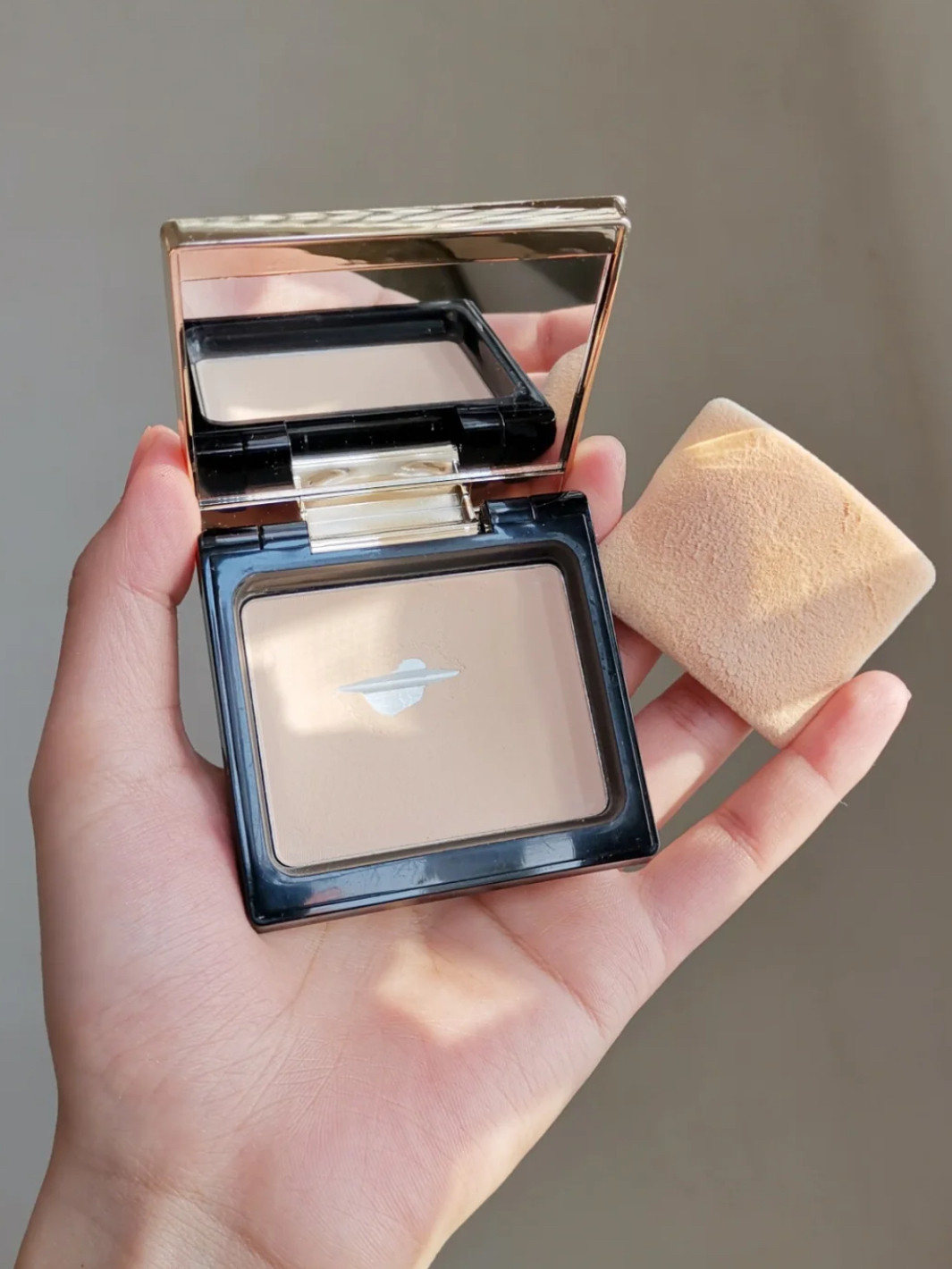 足够铁皮的一块,zeesea粉饼