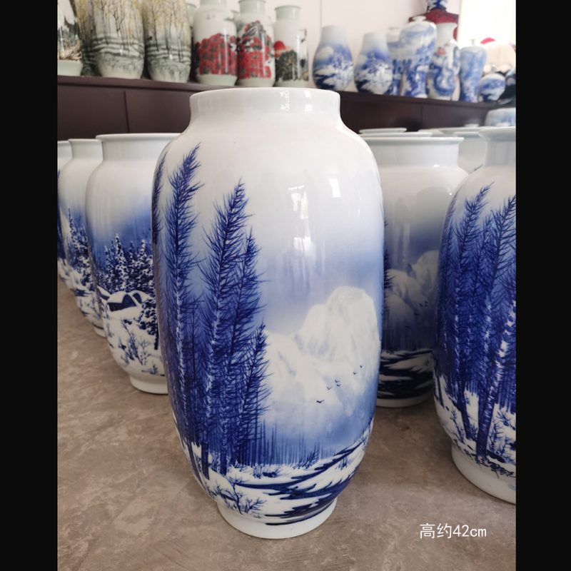 Jingdezhen blue and white snow hand - made vases, high - end display 40-50 high idea gourd bottle landscape artistic conception elegant vase