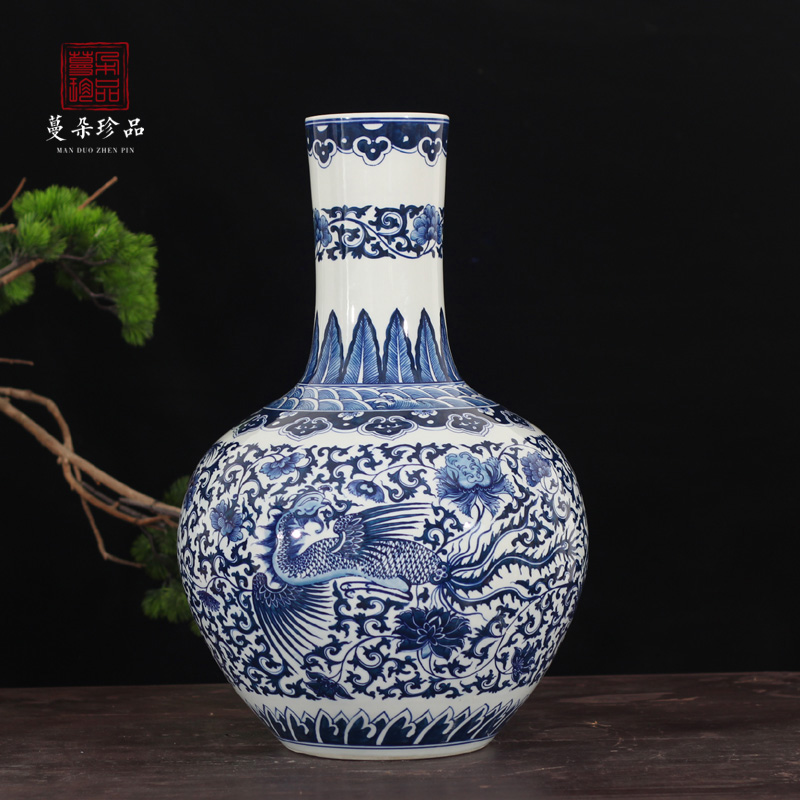 Longfeng grain blue and white tree hand - made of hand - made Longfeng grain blue and white porcelain vase atmosphere