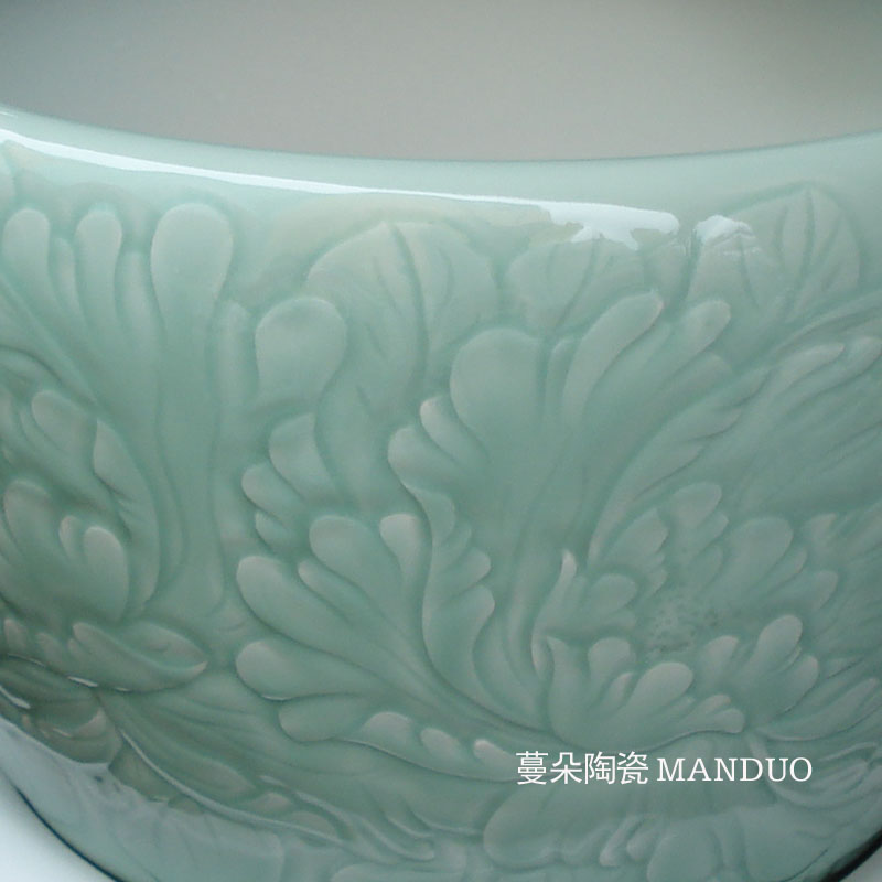 Jingdezhen celadon shadow green peony porcelain carving calligraphy and painting the sitting room furnishings elegant elegant elegant porcelain cylinder