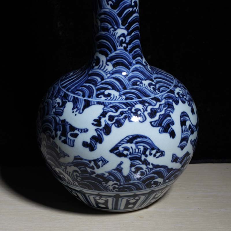 Jingdezhen Ming xuande blue and white to stay white dragon grain gall bladder daming XuanDeLong grain the flask