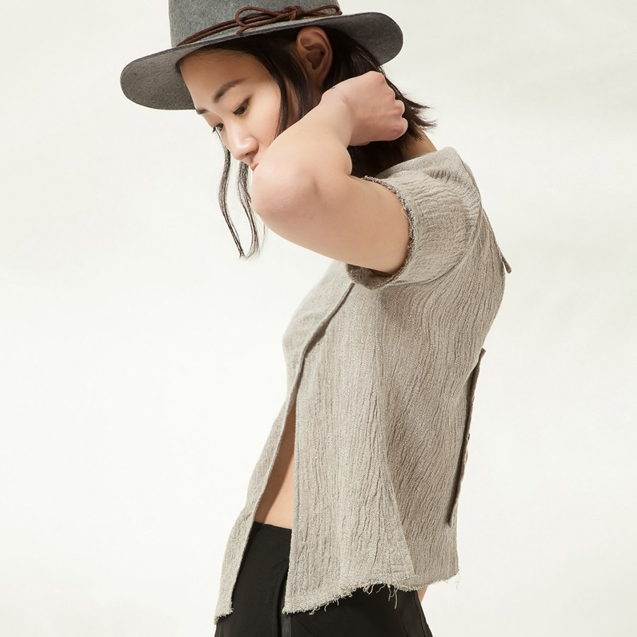 lucie luo原创独立设计师女进口亚麻解构双开叉露背小上衣