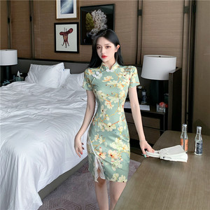 Girl fresh and improved temperament split LACE SHORT SLEEVE printed short cheongsam dress