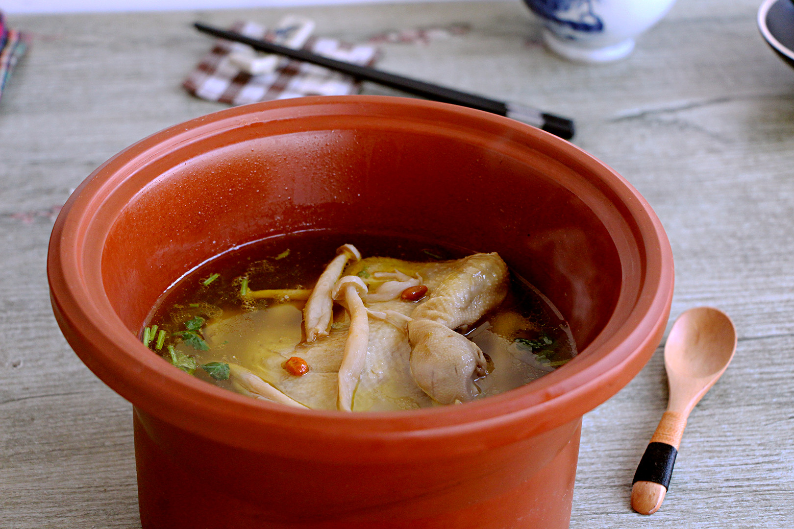 鸡汤里加它,鲜美好喝,一锅全光