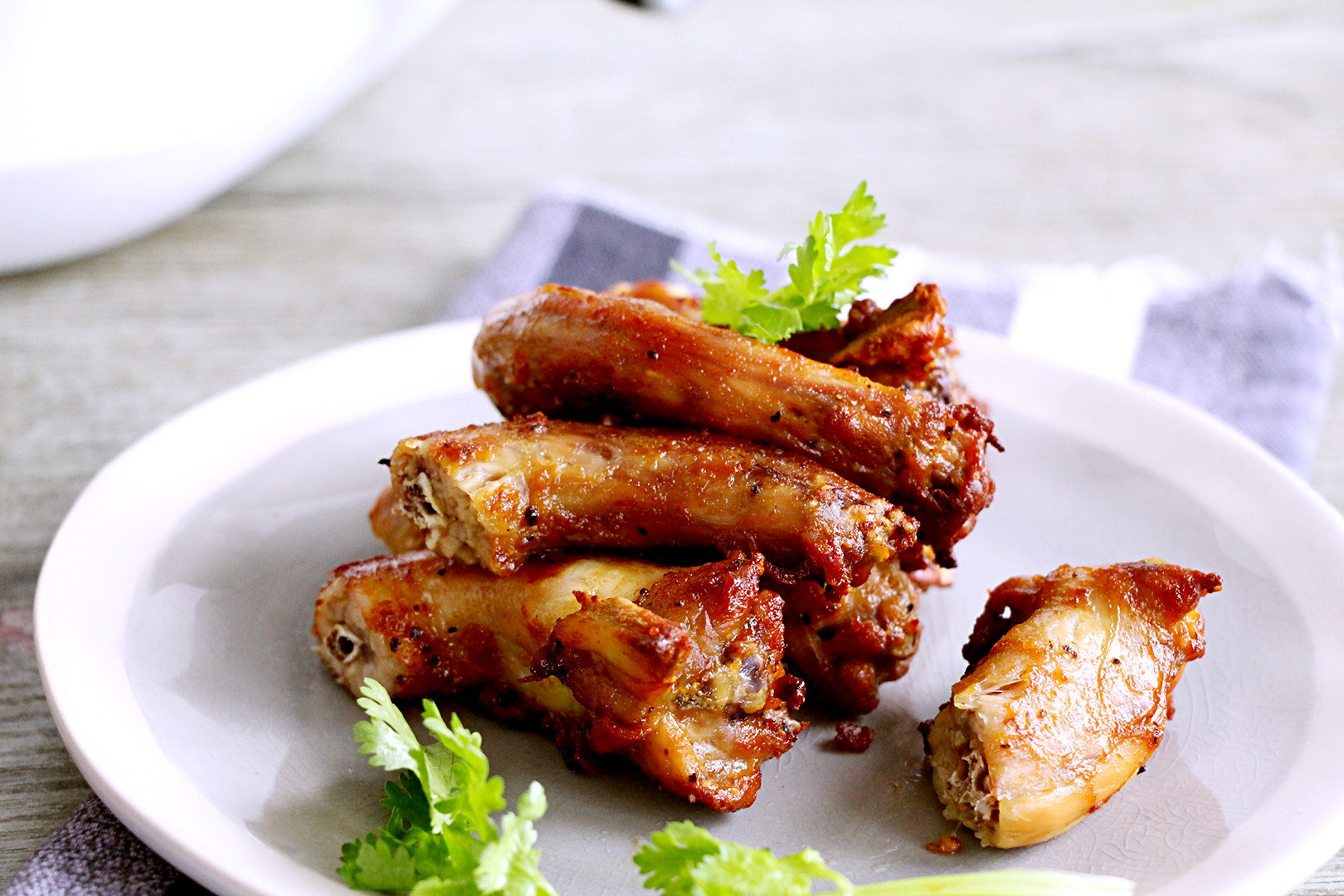 爱吃鸡脖子的速来围观--法式黑椒烤鸡脖