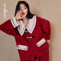 Anns companion coral velvet pajamas womens winter New retro horn buckle warm home clothing plus velvet suit can be worn outside