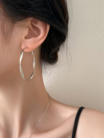 999 Silver Mobius Earrings Light Luxury 2025 New Hot Earrings Plain Circle High-End Women 's Ear Jewelry 999 Silver Mobius Earrings Light Luxury 2025 New Hot Earrings Plain Circle High-End Women 's Ear Jewelry