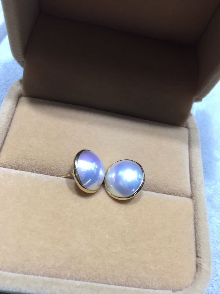 海水马贝珍珠耳钉 极光白色炫彩马贝珍珠耳钉镶嵌包边18k材质
