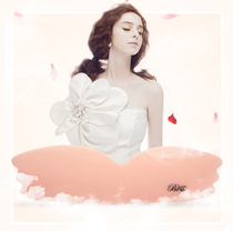 One-piece incognito strapless invisible bra Swimming wedding dress gathered silicone chest stickers Breast stickers sexy bandeau bra