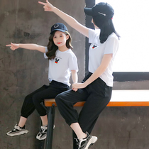 Net red mother and daughter summer dress 2021 new parent-child Korean version of the big childrens short-sleeved cartoon foreign style two-piece set tide