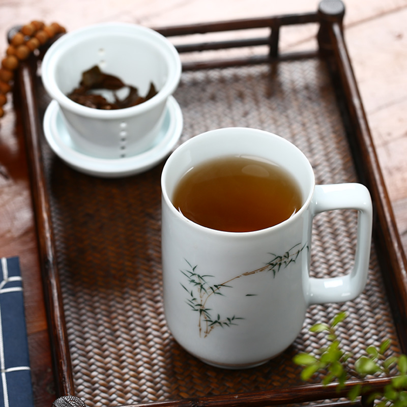Jingdezhen tea cups with cover ceramic filtration separation cup tea mugs ins office household drinking water cup