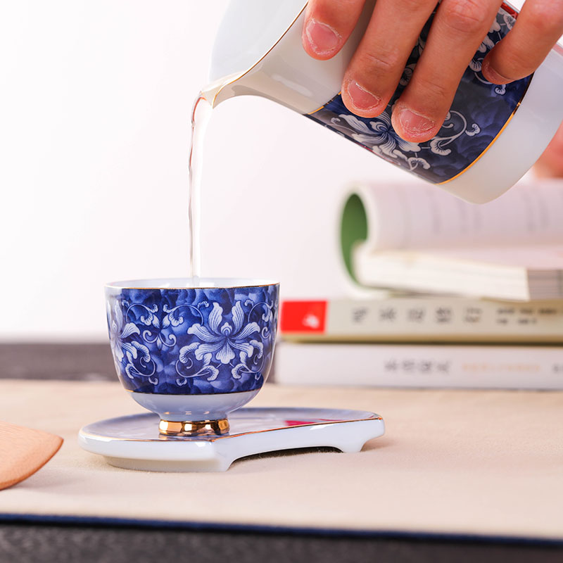 Jingdezhen kung fu tea set suit household porcelain ceramic tea cup tureen tea filter of a complete set of tea service