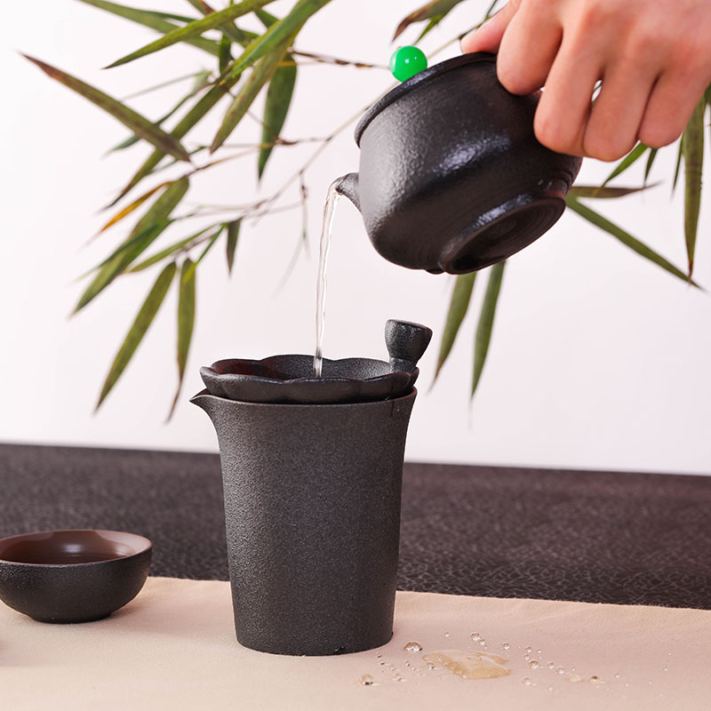 Jingdezhen kung fu tea set of black suit household with tureen fair keller cup) a complete set of ceramic tea set