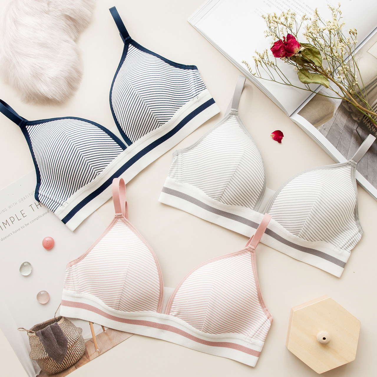 Бюстгальтер на каркасах 