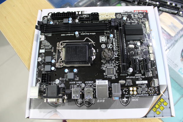 gigabyte/技嘉 b85m-d2v-tm主板 lga1150 intel b85 台式机全固态