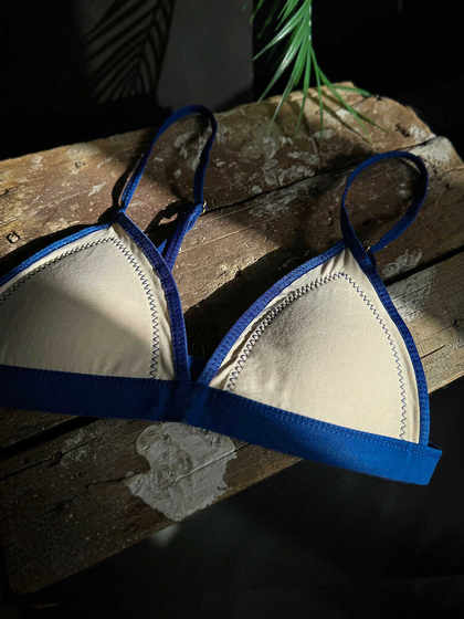 Summer thin triangle cup beautiful back thin shoulder strap girl underwear without steel ring French small breast flat chest without marks bra
Summer thin triangle cup beautiful back thin shoulder strap girl underwear without steel ring French small breast flat chest without marks bra