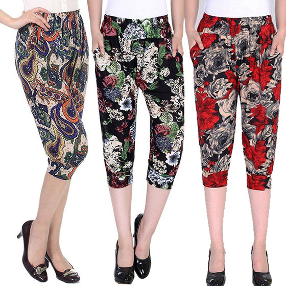 Middle aged and elderly women's lantern pants, women's summer loose ice silk, mother's flower pants, large size seven point leggings Middle aged and elderly women's lantern pants, women's summer loose ice silk, mother's flower pants, large size seven point leggings