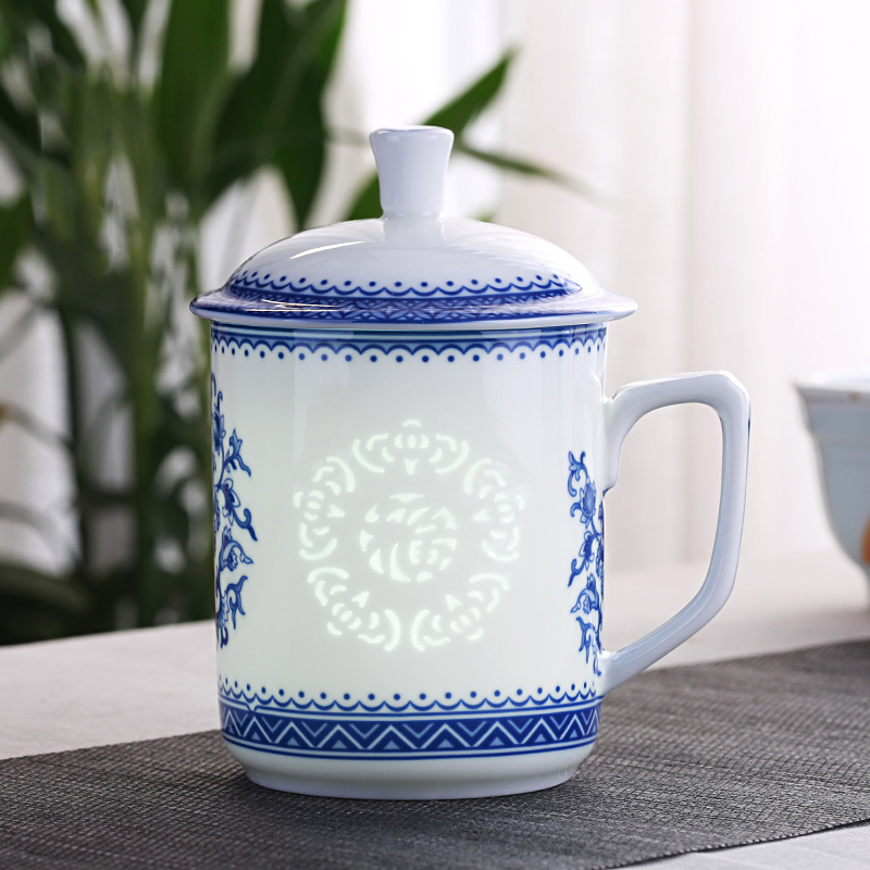 Jingdezhen porcelain and ceramic cups with cover office cup and cup household glass office gift cup