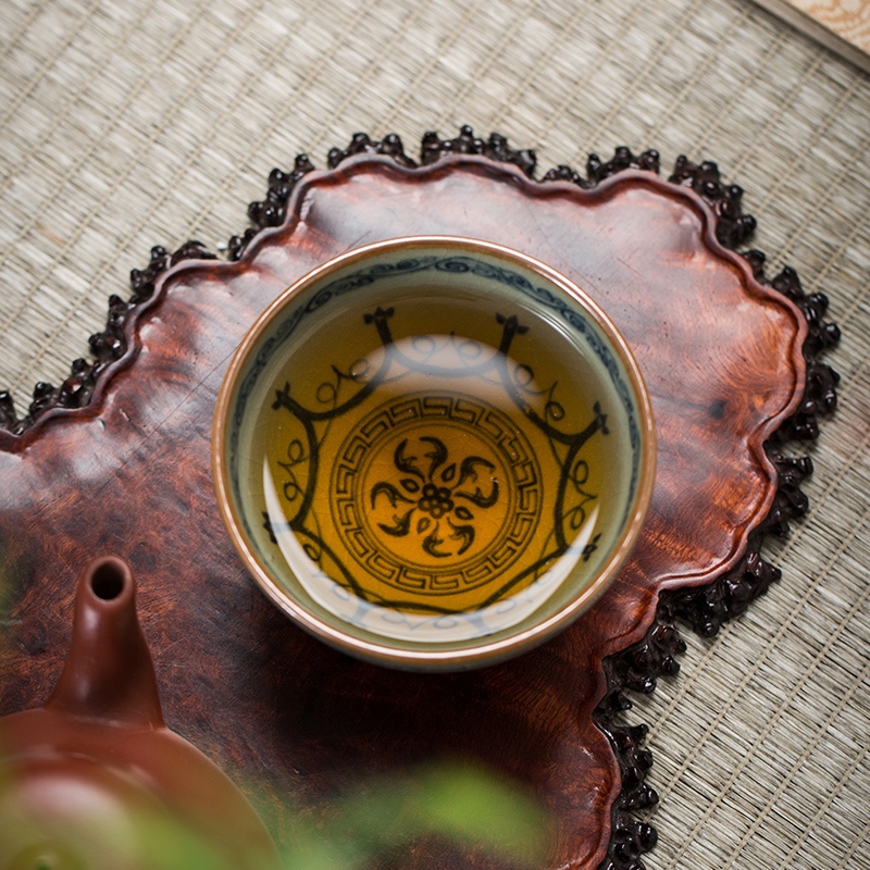 Owl up jingdezhen blue and white old manual hand - made tea maintain clay cups master single cup painting of the heart cup